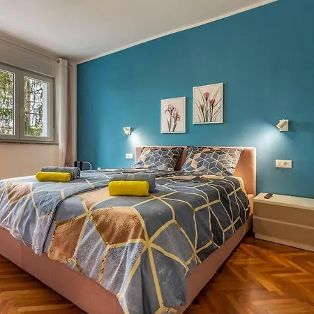 New Two Bedroom Maloni Apartment *