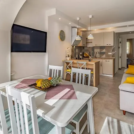 Apartman New Two Bedroom Maloni Póla