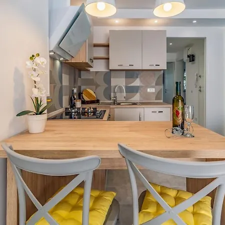New Two Bedroom Maloni Apartman