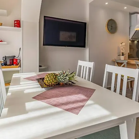 New Two Bedroom Maloni Apartman