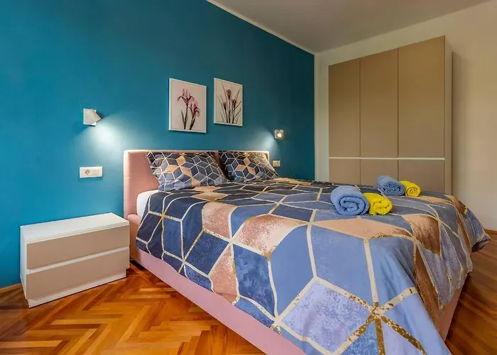 New Two Bedroom Maloni 公寓 *