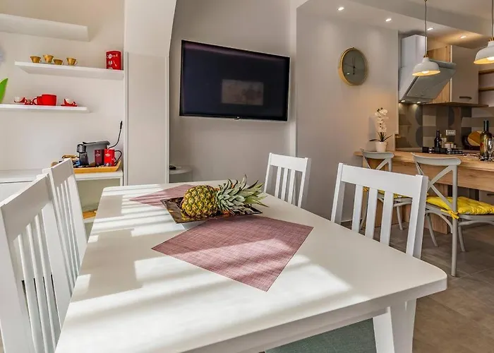 New Two Bedroom Maloni 公寓