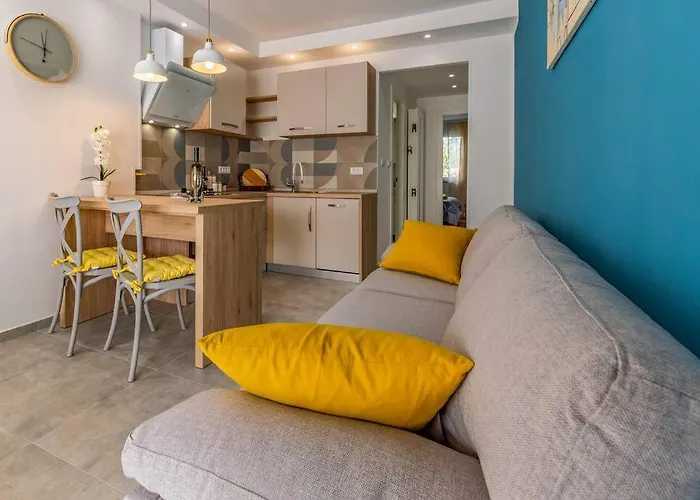 New Two Bedroom Maloni 公寓 *